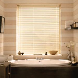 Magnolia Venetian blind