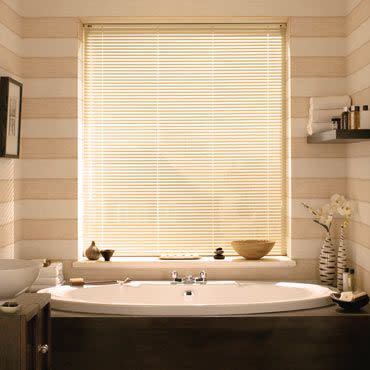 Magnolia Venetian blind